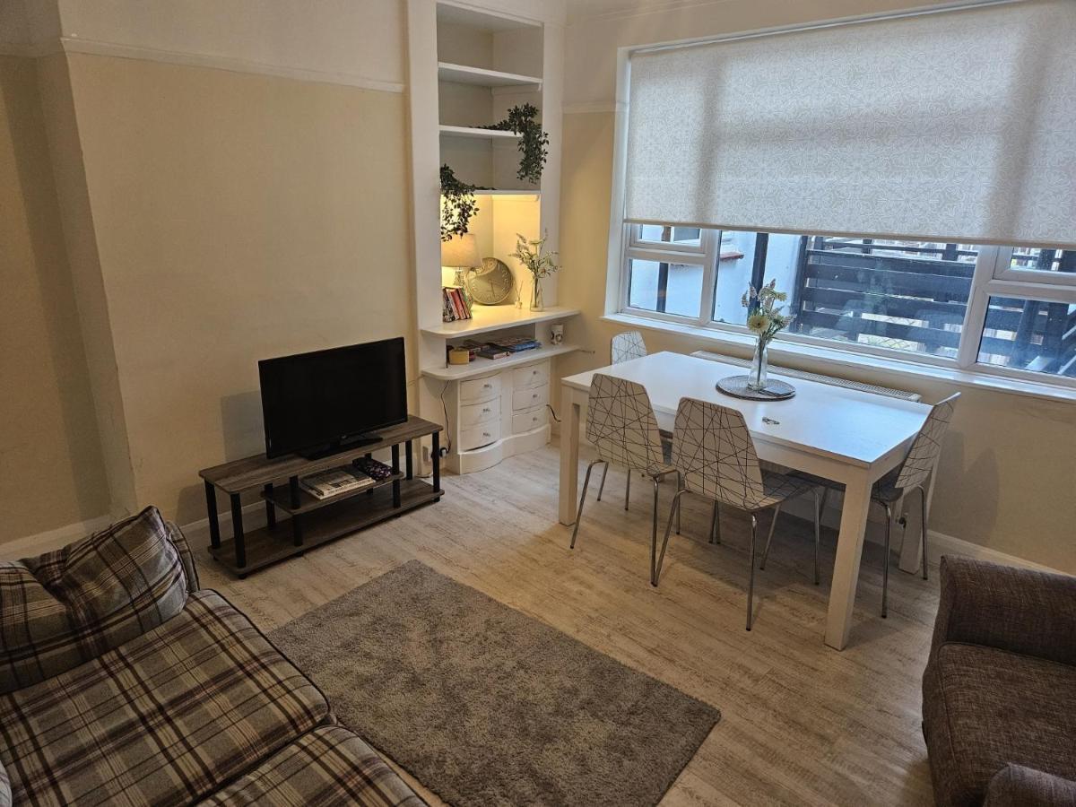 Leigh-On-Sea Retreat - 2 Bedroom Apartment Leigh-on-Sea Exterior foto